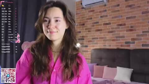 Chloe online show from October 7, 2025, 6:32 am