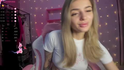 jasmine_ur_princess online show from February 15, 2026, 5:37 am