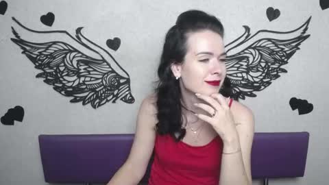 JasmineKouch online show from October 7, 2025, 5:21 pm