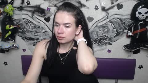 JasmineKouch online show from November 2, 2025, 6:21 pm