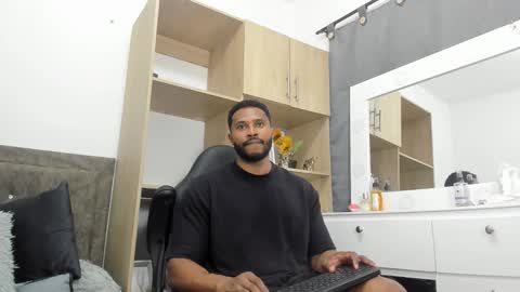 Snapshot of jason_fenix chatting on October 24, 2025, 8:05 pm Jason online show from October 24, 2025, 8:05 pm