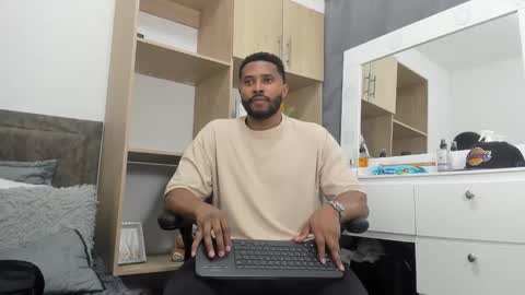 Snapshot of jason_fenix chatting on October 25, 2025, 10:15 pm Jason online show from October 25, 2025, 10:15 pm