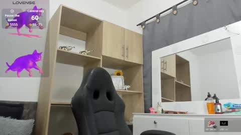 Snapshot of jason_fenix chatting on November 18, 2025, 8:02 pm Jason online show from November 18, 2025, 8:02 pm