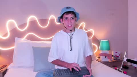 J A S S O N  online show from October 5, 2025, 7:34 pm