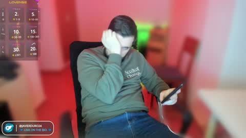 javierduro24 online show from December 15, 2024, 3:31 pm