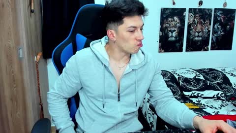 Snapshot of javiersexymann chatting on December 11, 2024, 12:12 am Javier online show from December 11, 2024, 12:12 am