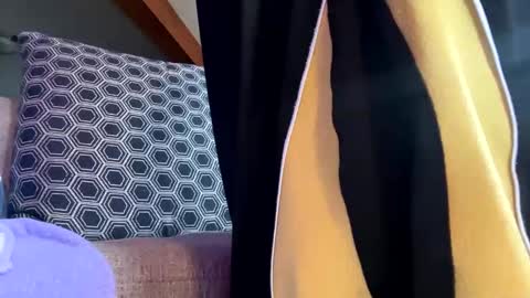 Snapshot of jawssharkparty chatting on February 5, 2025, 6:59 pm Jaws online show from February 5, 2025, 6:59 pm