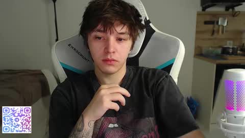 Jayce online show from December 21, 2025, 2:41 am