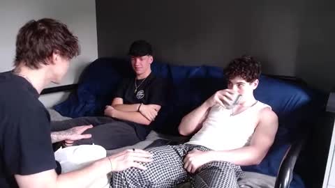 Snapshot of jaycex_69 chatting on January 6, 2025, 6:58 am THE HOUSE online show from January 6, 2025, 6:58 am