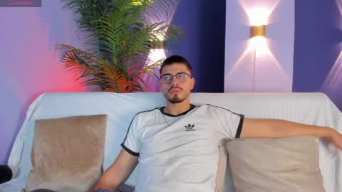 Snapshot of jaygrip chatting on April 1, 2026, 6:49 pm Jay online show from April 1, 2026, 6:49 pm