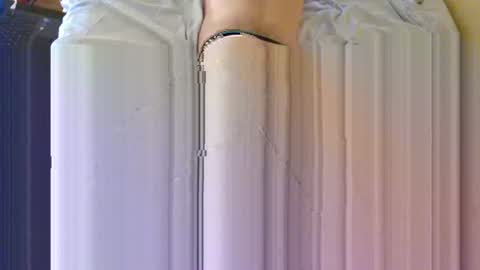 HUngBtmFl online show from November 26, 2025, 2:34 am