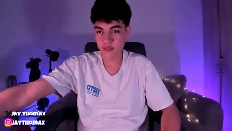 jaythomax online show from February 1, 2025, 4:14 am