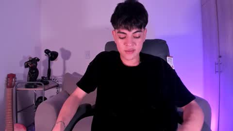 jaythomax online show from February 2, 2025, 10:46 am