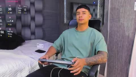 jaze_bradley online show from November 11, 2025, 11:32 am