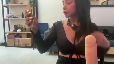 Snapshot of jbrow12 chatting on October 5, 2025, 7:01 pm jbrow12 online show from October 5, 2025, 7:01 pm