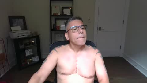 Snapshot of jc1971 chatting on May 3, 2026, 3:29 pm jc1971 online show from May 3, 2026, 3:29 pm