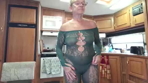 JCcurves online show from March 12, 2026, 11:11 pm