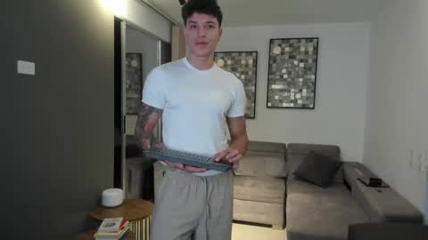 jdmontoya_ online show from October 25, 2025, 5:48 am