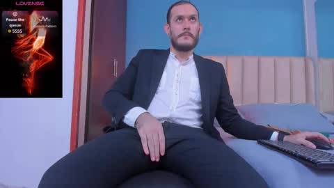 Jeanpiere online show from November 28, 2025, 3:42 am