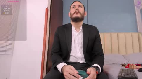 Jeanpiere online show from December 14, 2025, 7:18 pm