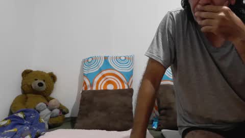 Snapshot of jeans_and_emma chatting on February 18, 2026, 12:50 am jeans_and_emma online show from February 18, 2026, 12:50 am