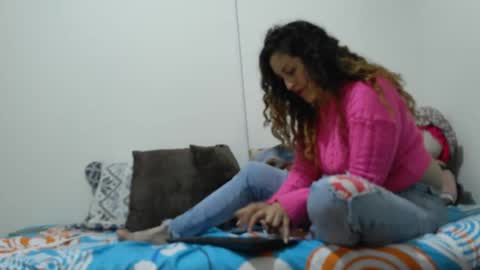 Snapshot of jeans_and_emma chatting on February 25, 2026, 1:15 am jeans_and_emma online show from February 25, 2026, 1:15 am