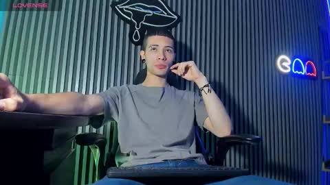 Snapshot of jefer_rick chatting on October 5, 2025, 12:47 pm Jeff online show from October 5, 2025, 12:47 pm