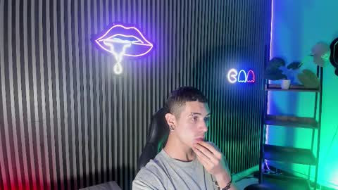 Snapshot of jefer_rick chatting on December 15, 2025, 12:53 pm Jeff online show from December 15, 2025, 12:53 pm