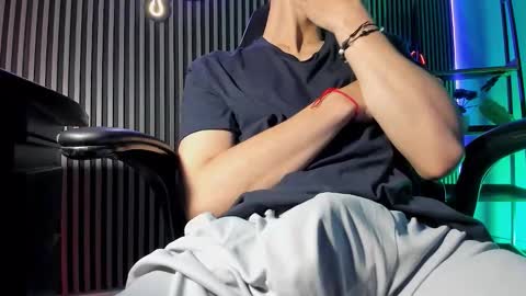 Snapshot of jefer_rick chatting on December 20, 2025, 1:29 pm Jeff online show from December 20, 2025, 1:29 pm