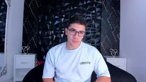 Snapshot of jeffdaltton chatting on May 20, 2026, 12:11 pm Jeff online show from May 20, 2026, 12:11 pm