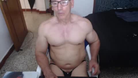 Snapshot of jefmuscletw chatting on May 12, 2026, 4:15 pm brayam online show from May 12, 2026, 4:15 pm