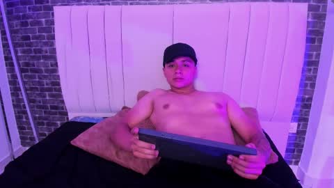 jeicob_7 online show from November 27, 2025, 7:38 pm