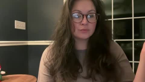 Jelli online show from December 25, 2024, 4:33 am