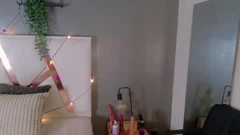 Snapshot of jenacooper__ chatting on April 20, 2026, 1:30 am Jena online show from April 20, 2026, 1:30 am
