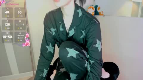 Molly online show from November 6, 2025, 11:11 am