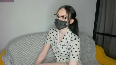 Molly online show from May 2, 2026, 12:48 am