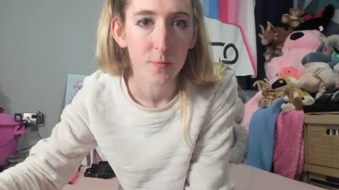 Snapshot of jenbydoll chatting on January 6, 2025, 9:43 pm JenbyDoll online show from January 6, 2025, 9:43 pm