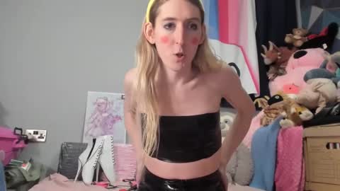 Snapshot of jenbydoll chatting on January 10, 2025, 6:17 pm JenbyDoll online show from January 10, 2025, 6:17 pm