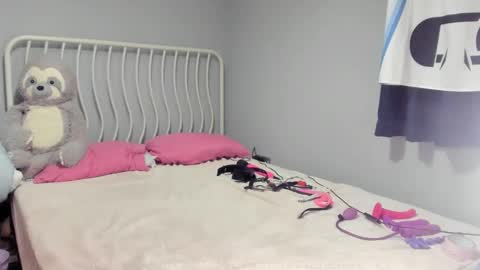 Snapshot of jenbydoll chatting on February 3, 2025, 5:56 pm JenbyDoll online show from February 3, 2025, 5:56 pm