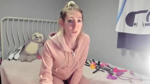 Snapshot of jenbydoll chatting on February 13, 2025, 6:05 pm JenbyDoll online show from February 13, 2025, 6:05 pm