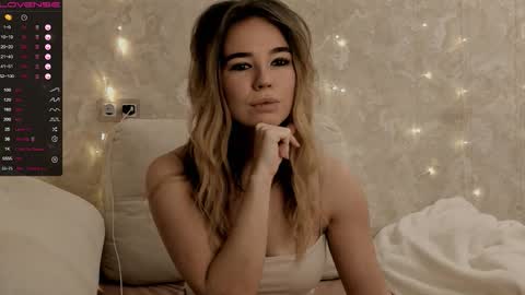 EvaSileZ online show from November 8, 2025, 2:28 pm