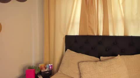 jeniferpowell_nm online show from October 7, 2025, 8:50 pm