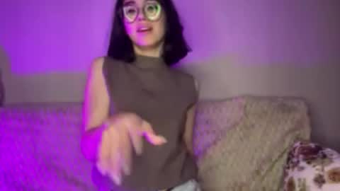 Jenifer online show from October 1, 2025, 9:10 pm