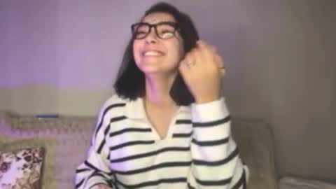 Jenifer online show from October 3, 2025, 8:17 pm