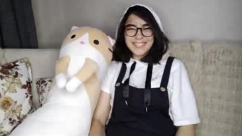 Jenifer online show from October 7, 2025, 7:22 pm