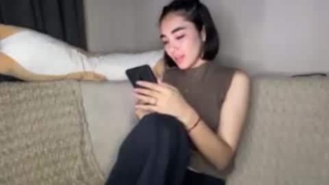 Jenifer online show from October 15, 2025, 3:23 pm