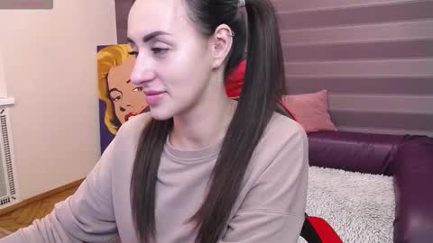 Kira online show from November 25, 2025, 8:47 am