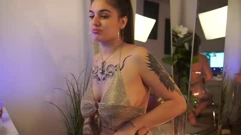 jeniffer_foxx online show from September 23, 2025, 5:10 am