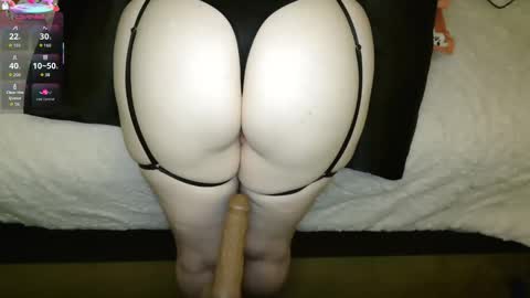 jenitaylia online show from April 1, 2026, 10:38 am