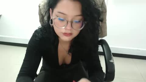 jenn online show from September 18, 2025, 8:55 pm